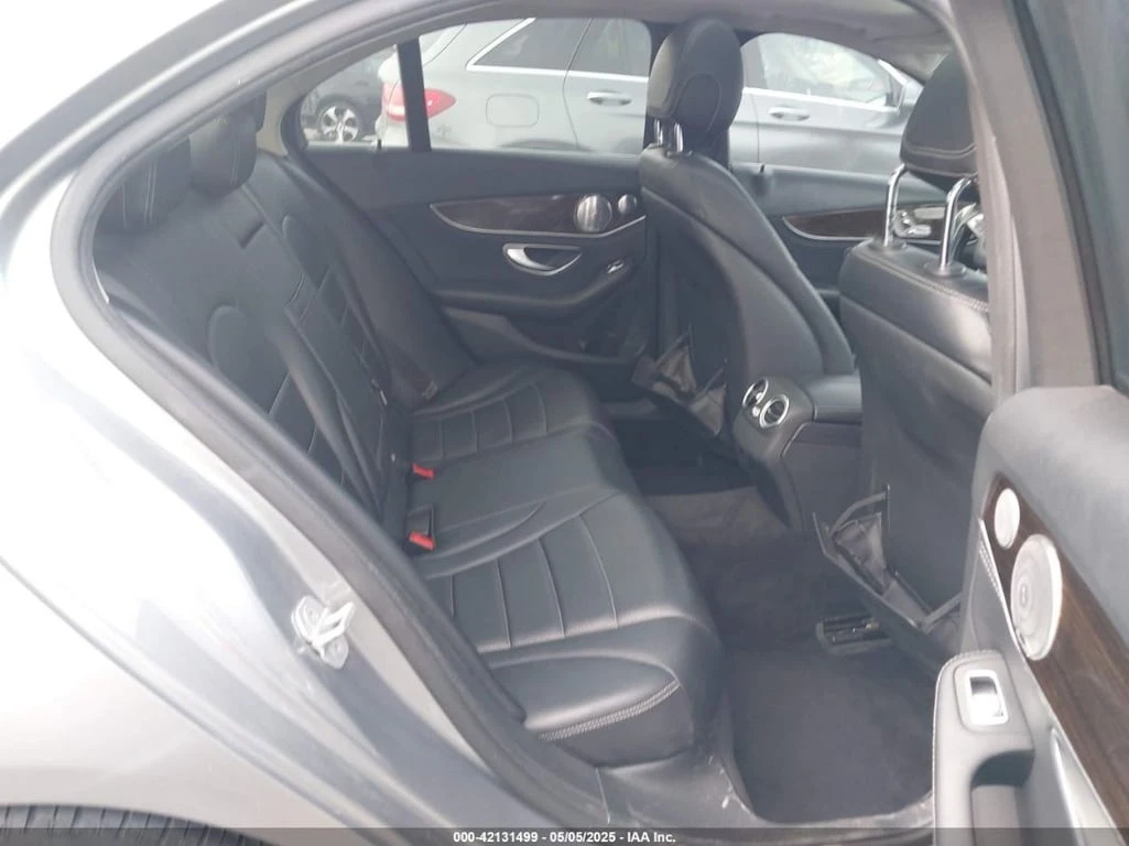 Mercedes-Benz C 300 * 4MATIC/LUXURY 4MATIC/SPORT 4MATIC * КЛИП - изображение 8