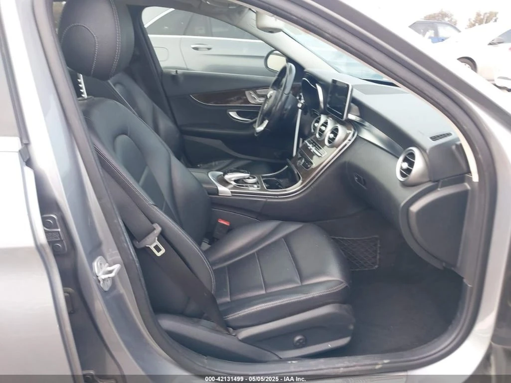 Mercedes-Benz C 300 * 4MATIC/LUXURY 4MATIC/SPORT 4MATIC * КЛИП - изображение 5