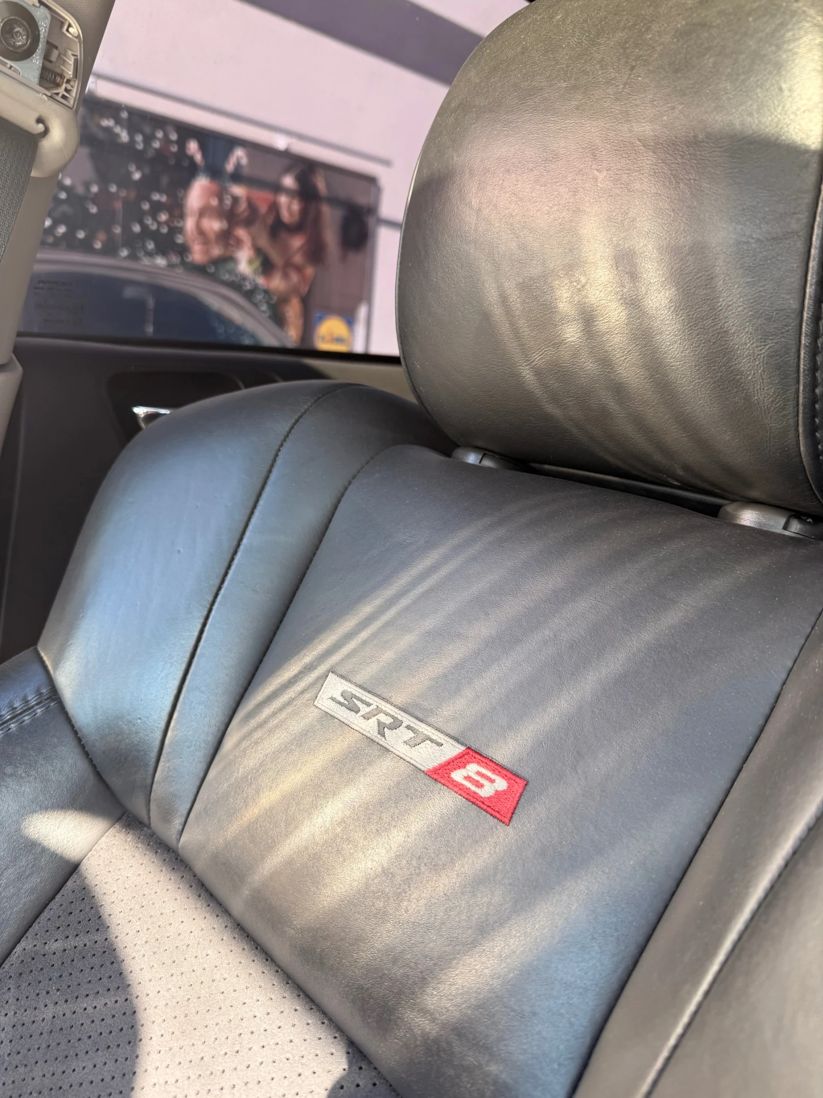 Chrysler 300c 6.1 SRT8 - изображение 6