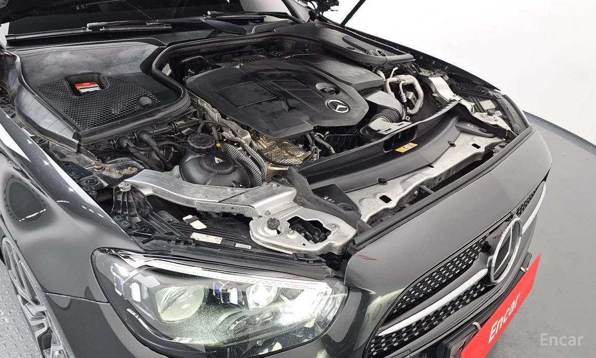 Mercedes-Benz E 220  - изображение 6