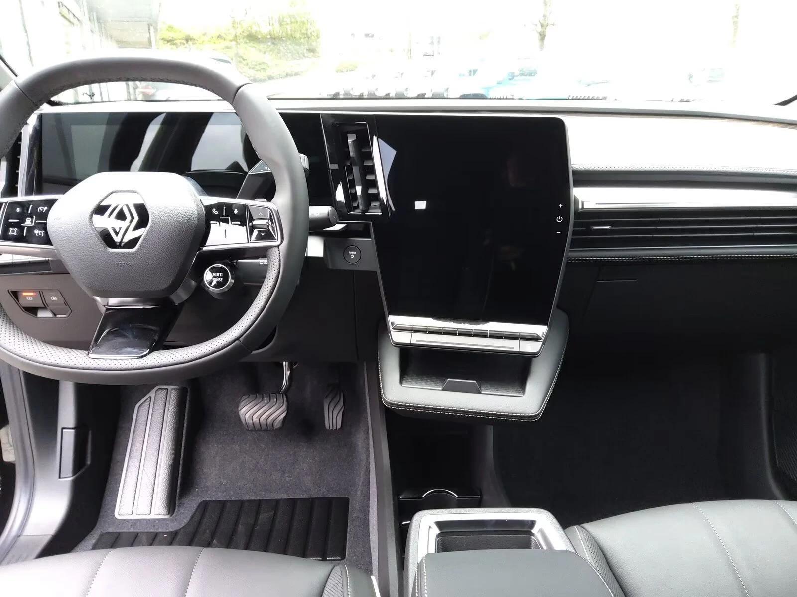 Renault Megane E-TECH/218HP/EV60/ICONIC/MASSAGE/360/LED/892g - изображение 8