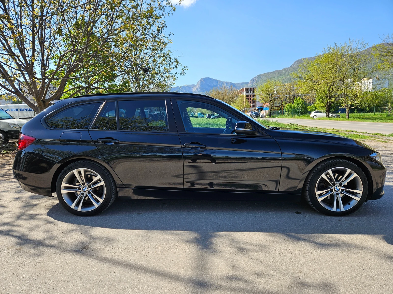 BMW 320 D 184кс. F31, снимка 4 - Автомобили и джипове - 54345116