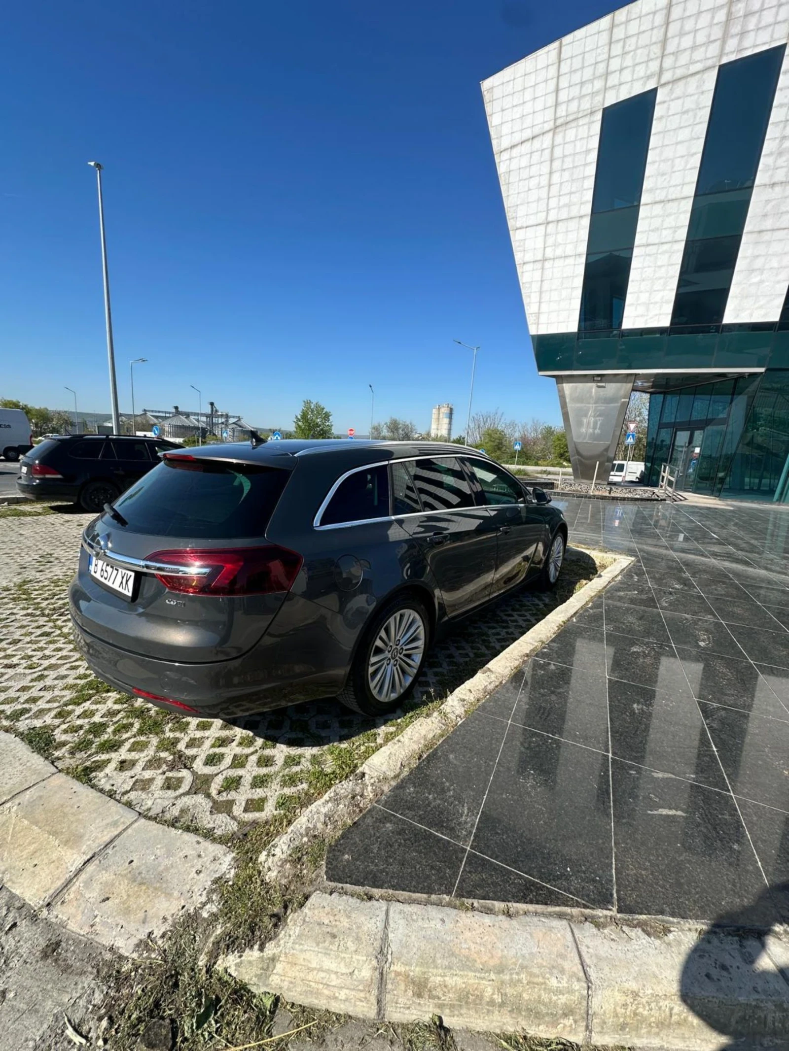 Opel Insignia Перфектен, снимка 5 - Автомобили и джипове - 54361696