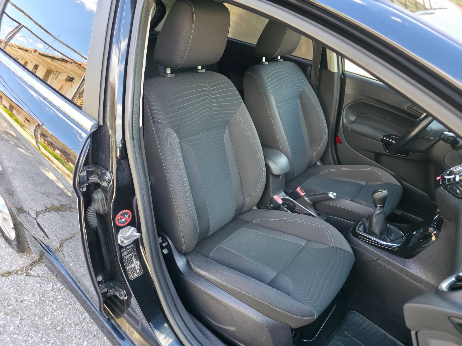 Ford Fiesta 1.0SCTI Sport, снимка 12 - Автомобили и джипове - 54371036