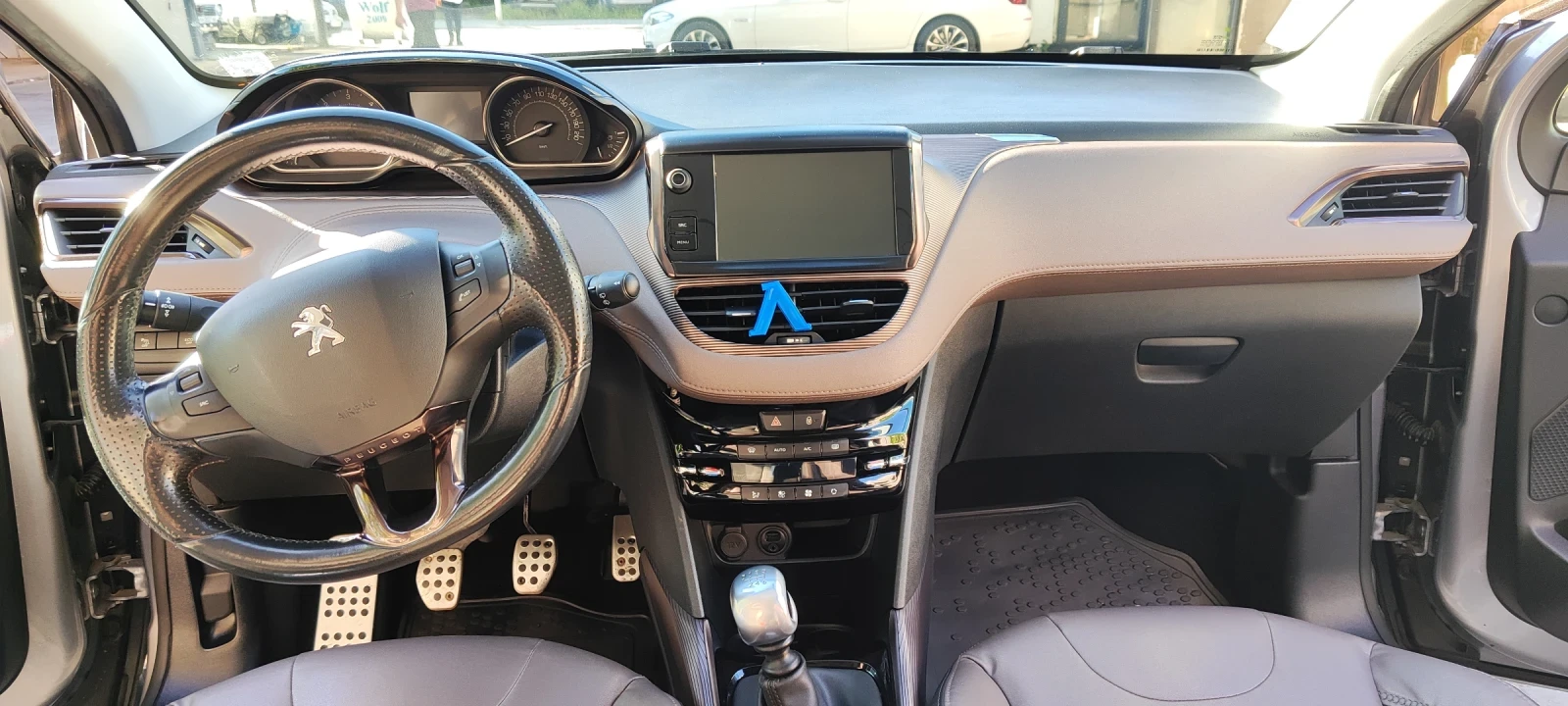 Peugeot 2008 ALLURE, снимка 10 - Автомобили и джипове - 54555551