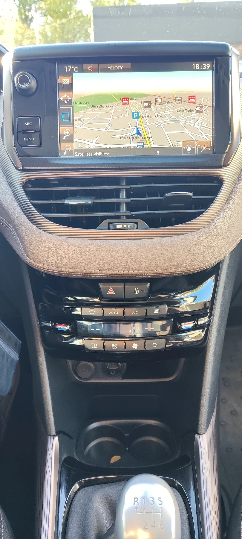 Peugeot 2008 ALLURE, снимка 4 - Автомобили и джипове - 54555551