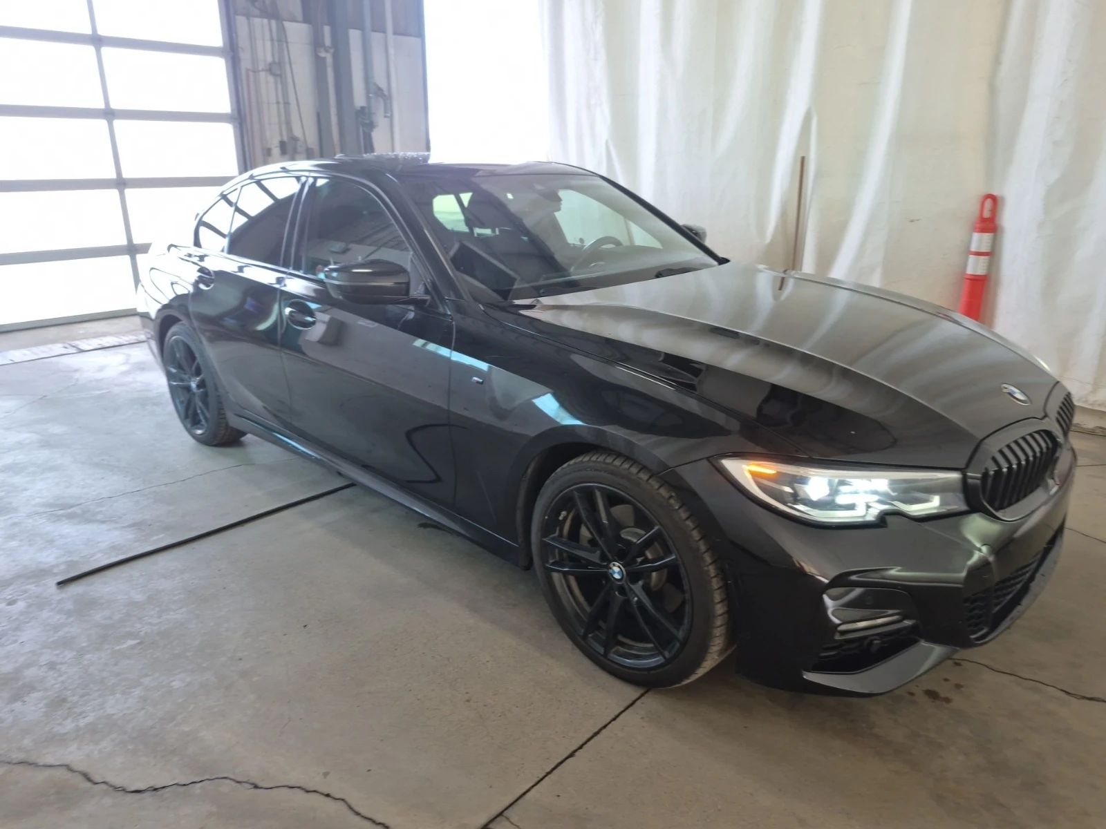 BMW 330 M ПАКЕТ * * HEAD UP * * CARFAX * * АВТО КРЕДИТ * *, снимка 2 - Автомобили и джипове - 54705158