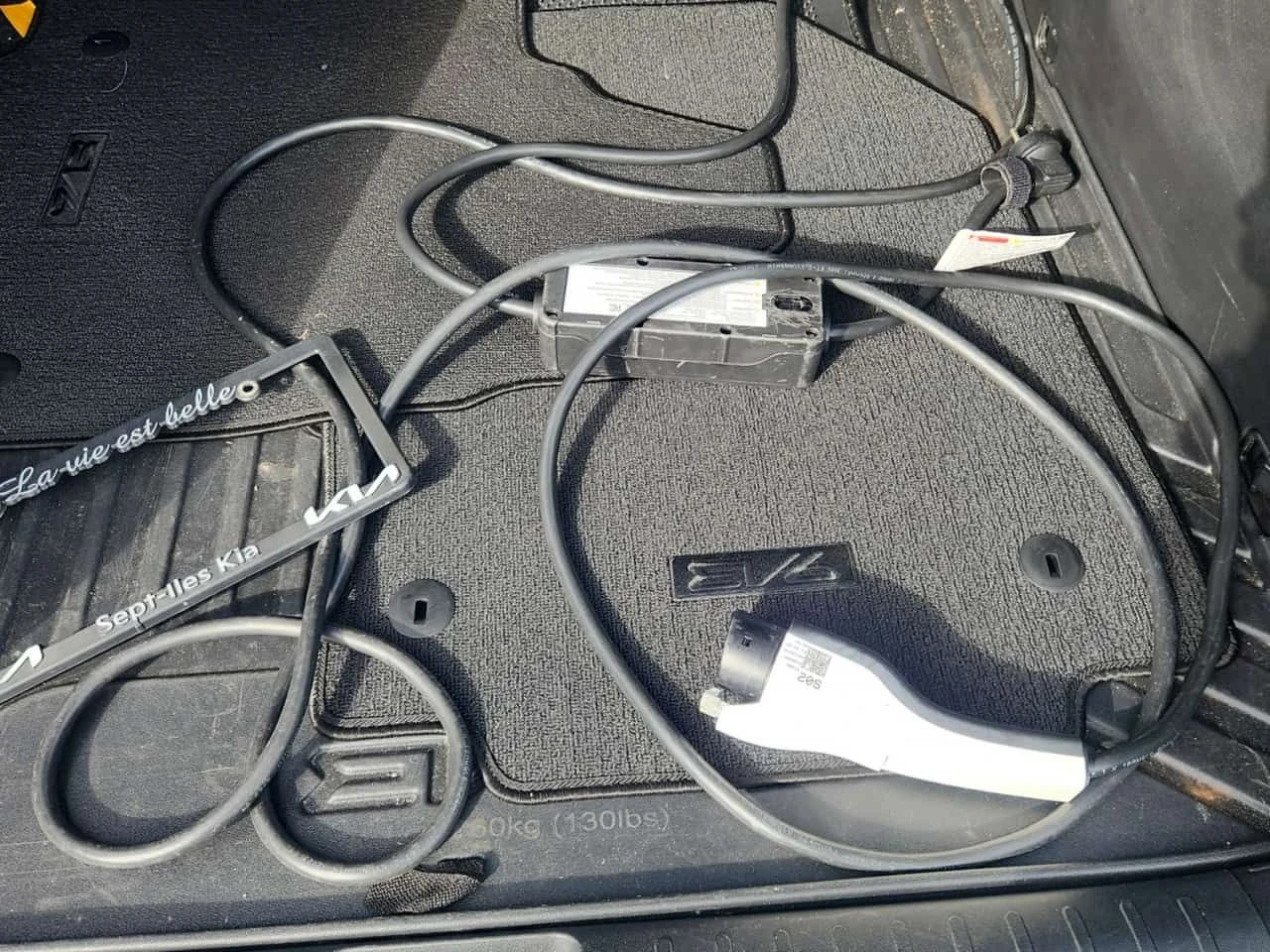 Kia EV6 GT / 360 / DISTRONIC / АВТОКРЕДИТ , снимка 15 - Автомобили и джипове - 54906710