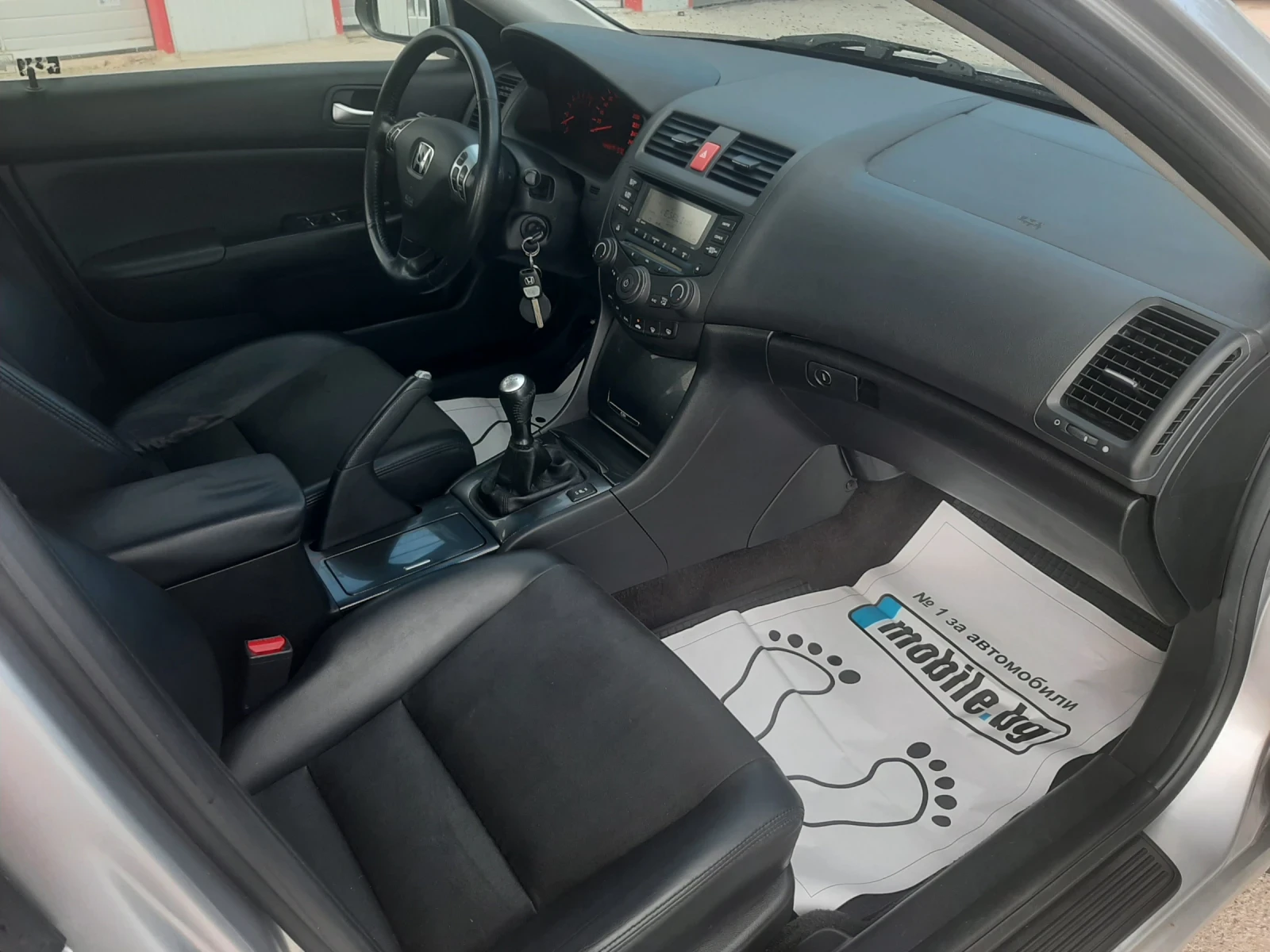 Honda Accord 2.0i 155кс , снимка 10 - Автомобили и джипове - 54962972