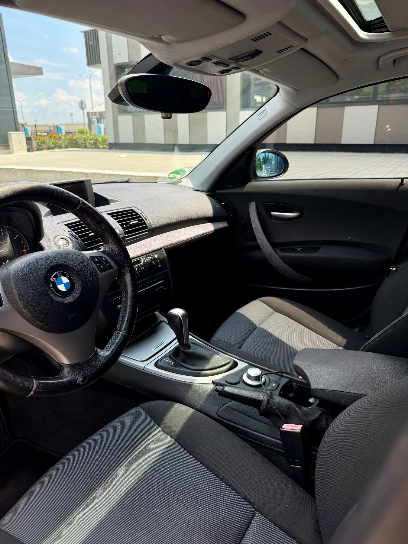 BMW 120 163hp * автоматик* * сер. история* * нави* , снимка 8 - Автомобили и джипове - 54999936