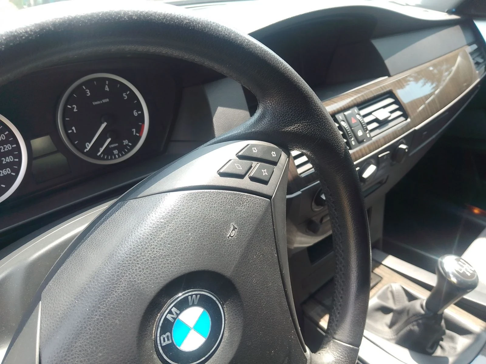 BMW 520 E60, снимка 3 - Автомобили и джипове - 55311571
