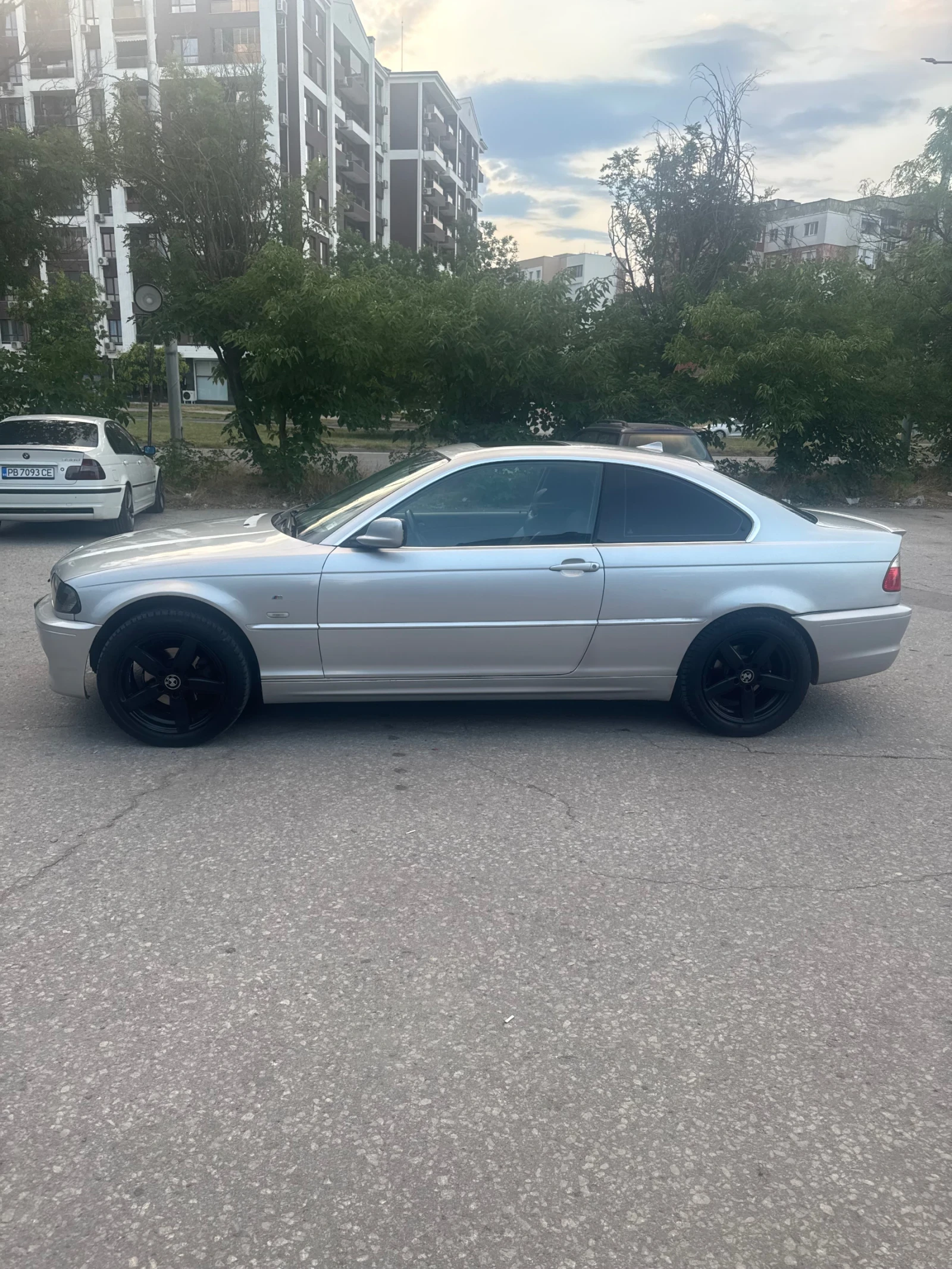 BMW 320, снимка 2 - Автомобили и джипове - 55355978