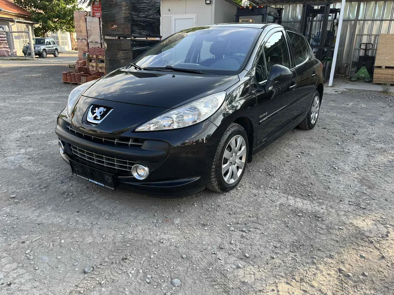 Peugeot 207 1.4 i, снимка 15 - Автомобили и джипове - 55381945