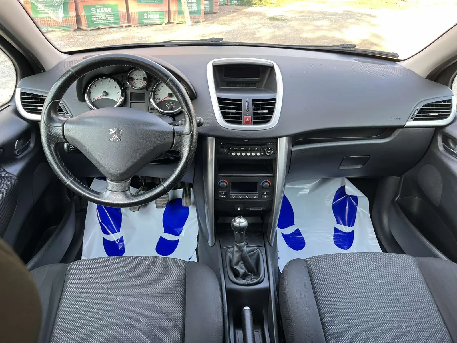 Peugeot 207 1.4 i, снимка 11 - Автомобили и джипове - 55381945