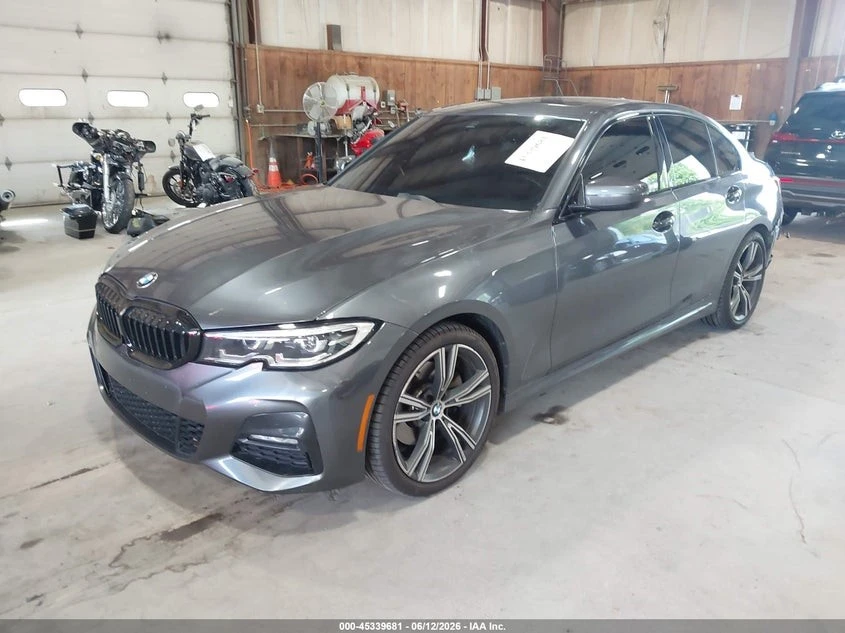 BMW 330 XDRIVE* MSPORT* ПОДГРЕВ* КАМЕРА* SUNROOF* , снимка 2 - Автомобили и джипове - 55504568