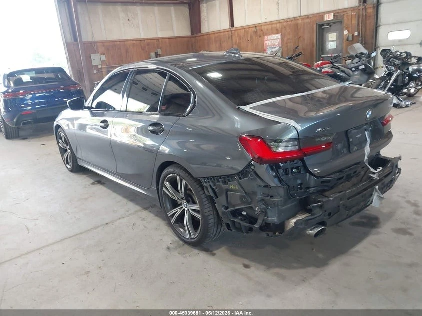BMW 330 XDRIVE* MSPORT* ПОДГРЕВ* КАМЕРА* SUNROOF* , снимка 4 - Автомобили и джипове - 55504568