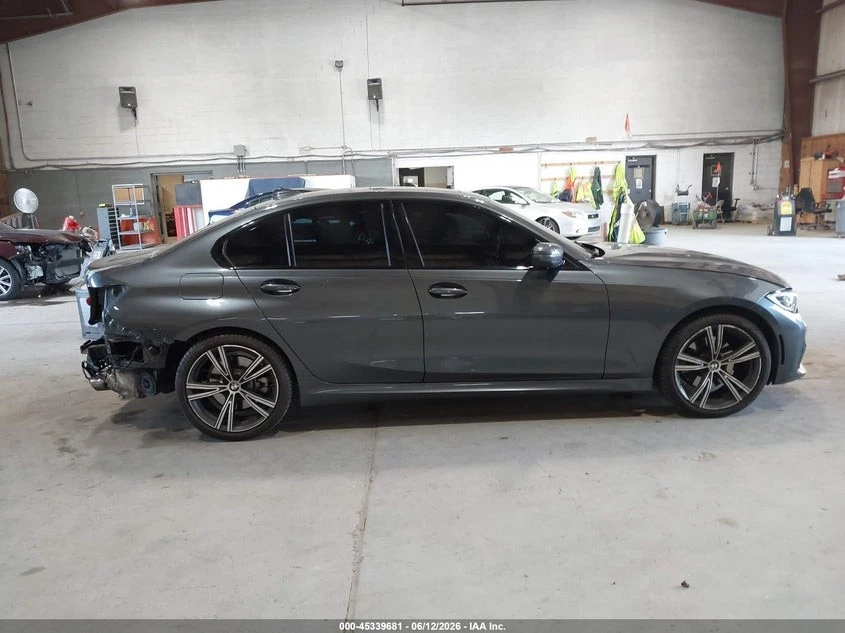 BMW 330 XDRIVE* MSPORT* ПОДГРЕВ* КАМЕРА* SUNROOF* , снимка 8 - Автомобили и джипове - 55504568