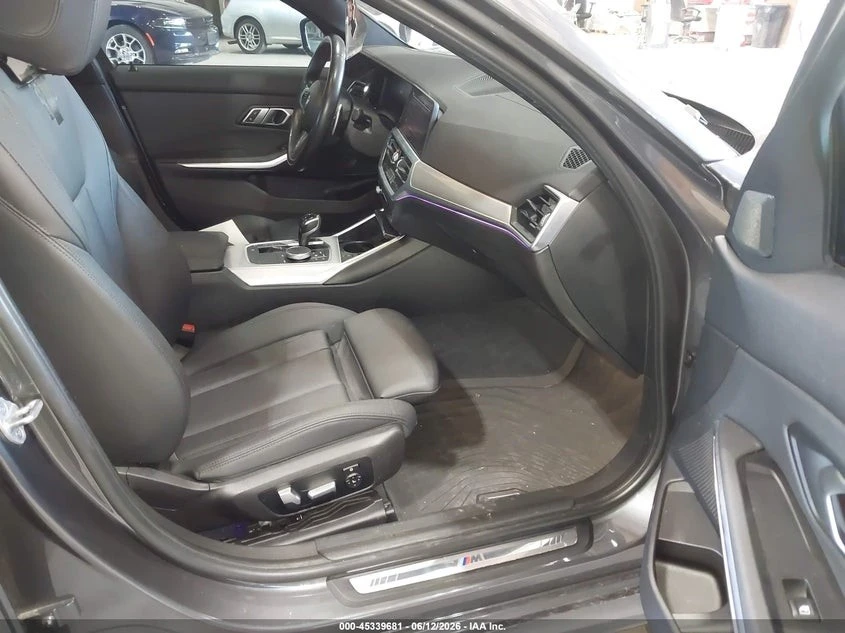 BMW 330 XDRIVE* MSPORT* ПОДГРЕВ* КАМЕРА* SUNROOF* , снимка 10 - Автомобили и джипове - 55504568