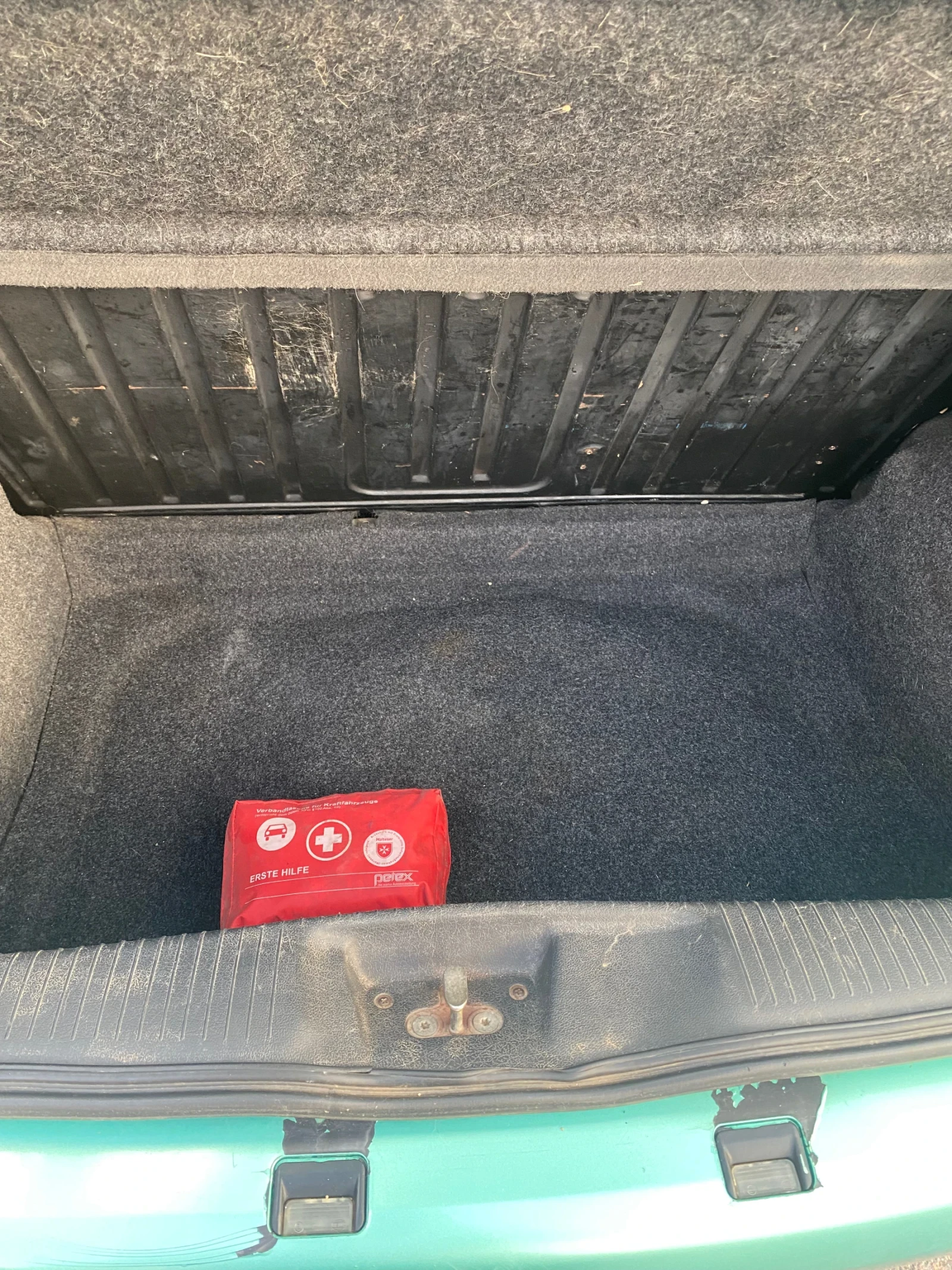 VW Polo 1.6, снимка 12 - Автомобили и джипове - 55564463
