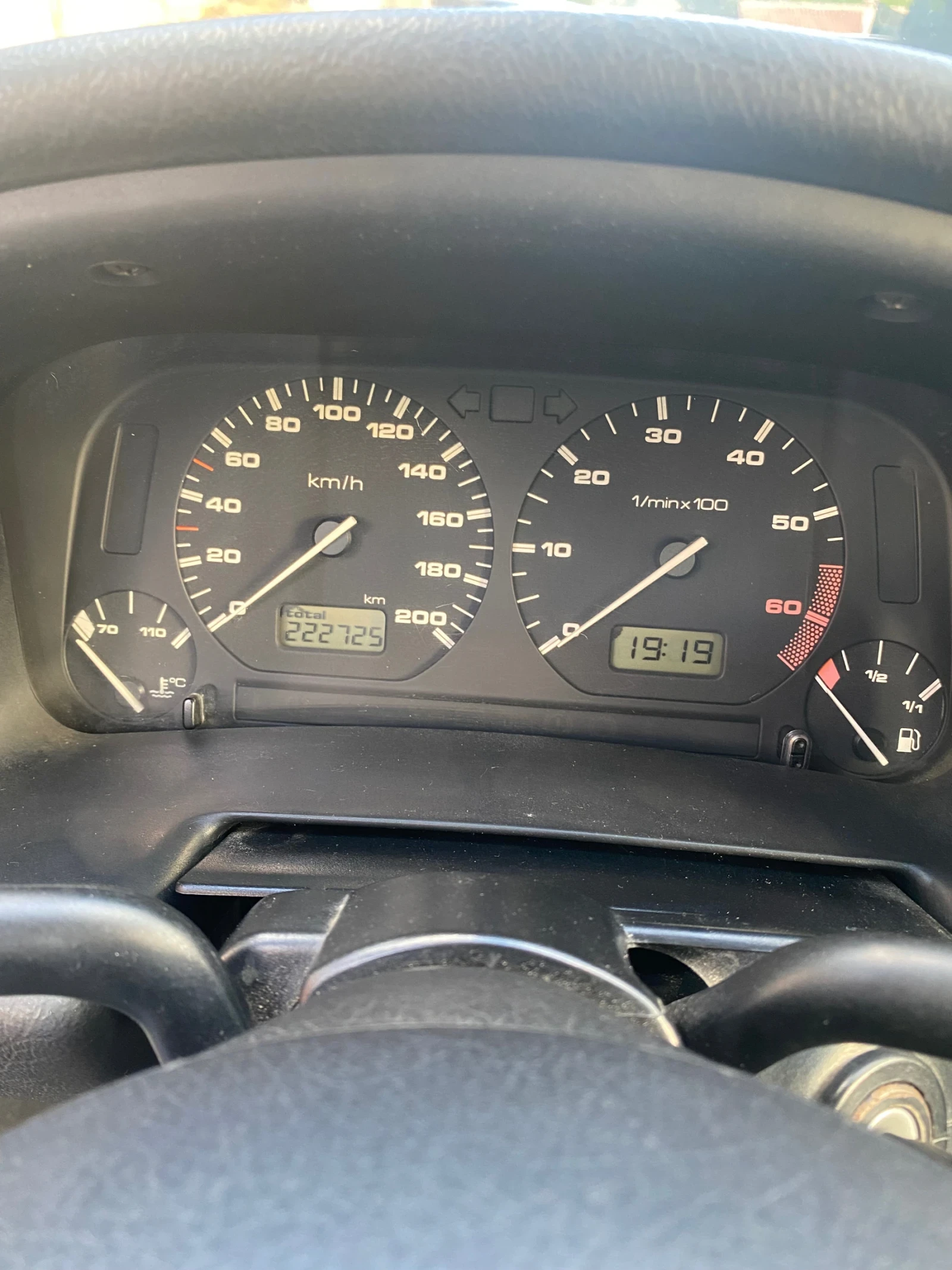 VW Polo 1.6, снимка 11 - Автомобили и джипове - 55564463