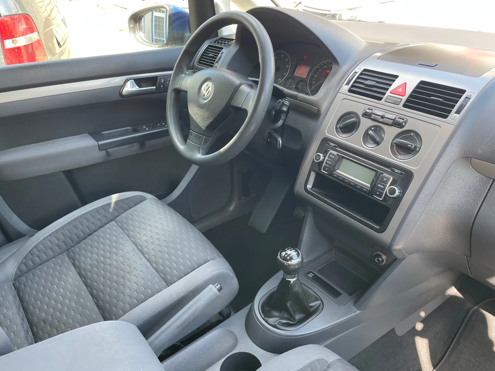 VW Touran 1.4 tsi 140кс, снимка 5 - Автомобили и джипове - 55941953