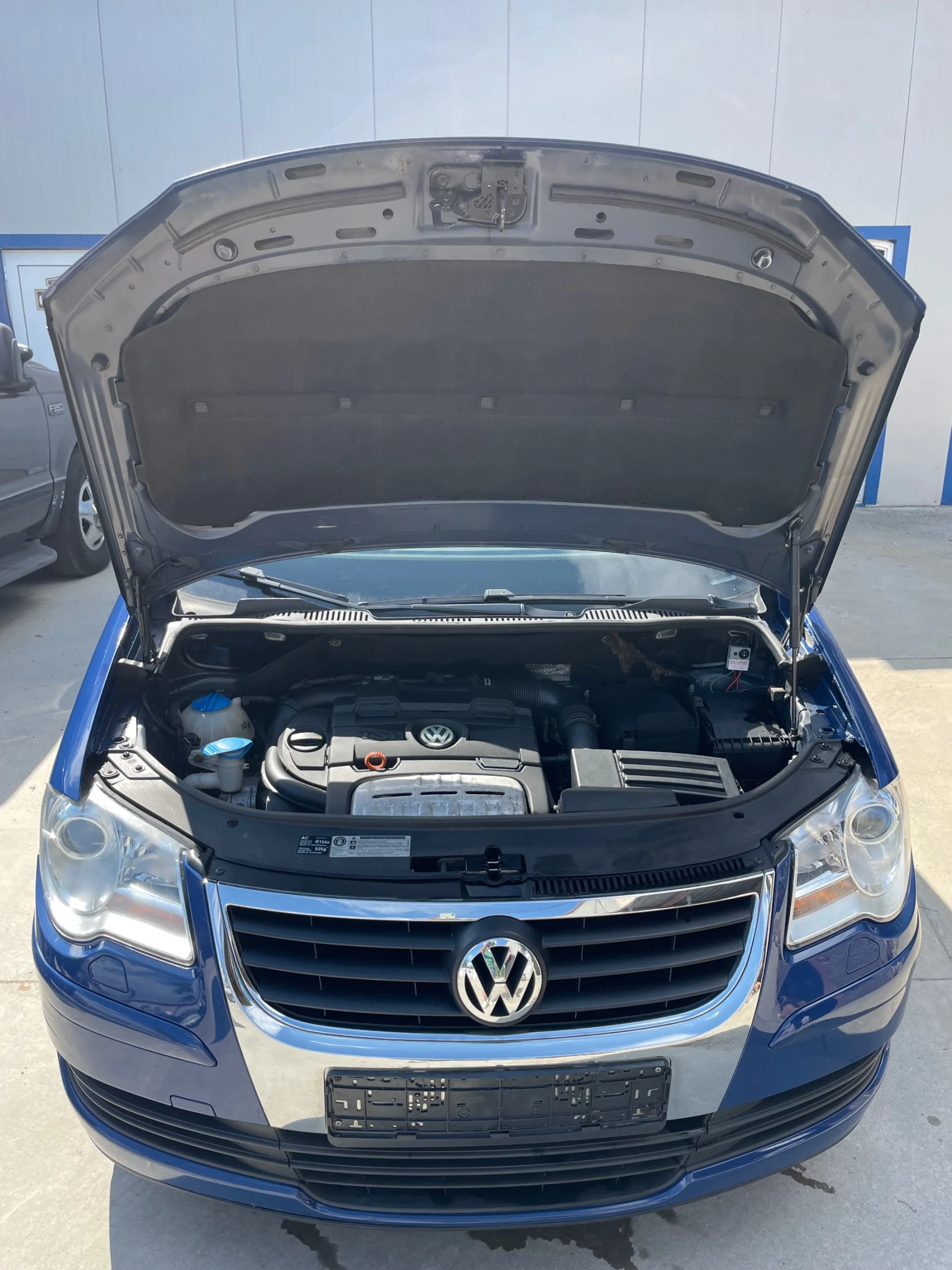 VW Touran 1.4 tsi 140кс, снимка 12 - Автомобили и джипове - 55941953