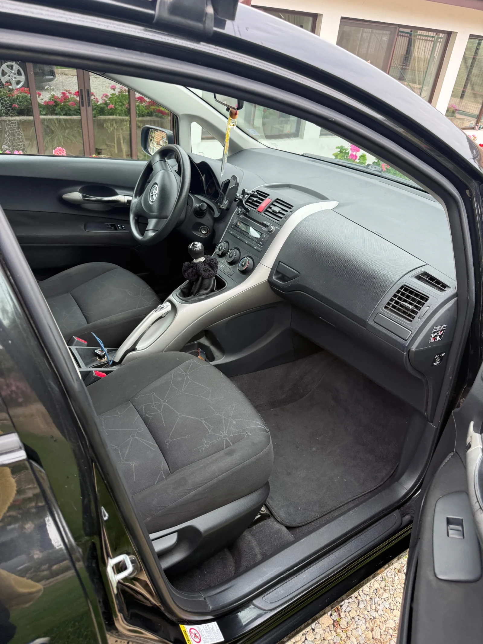 Toyota Auris 1.33 ������ /��� | Mobile.bg � ����������� 5