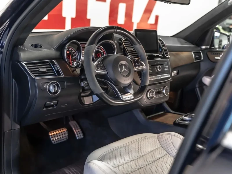 Mercedes-Benz GLE 63 S AMG CARFAX, снимка 5 - Автомобили и джипове - 52003302