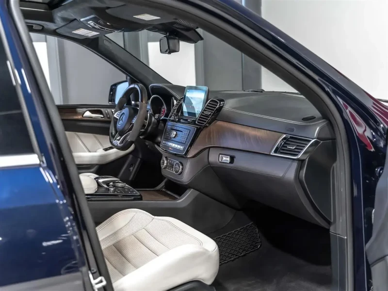 Mercedes-Benz GLE 63 S AMG CARFAX, снимка 7 - Автомобили и джипове - 52003302