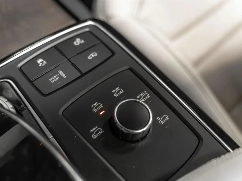 Mercedes-Benz GLE 63 S AMG CARFAX, снимка 10 - Автомобили и джипове - 52003302