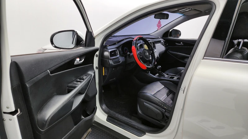 Kia Sorento 2.0 CRDI / АВТОМАТИК / СЕРВИЗНА ИСТОРИЯ !!!, снимка 5 - Автомобили и джипове - 53355666