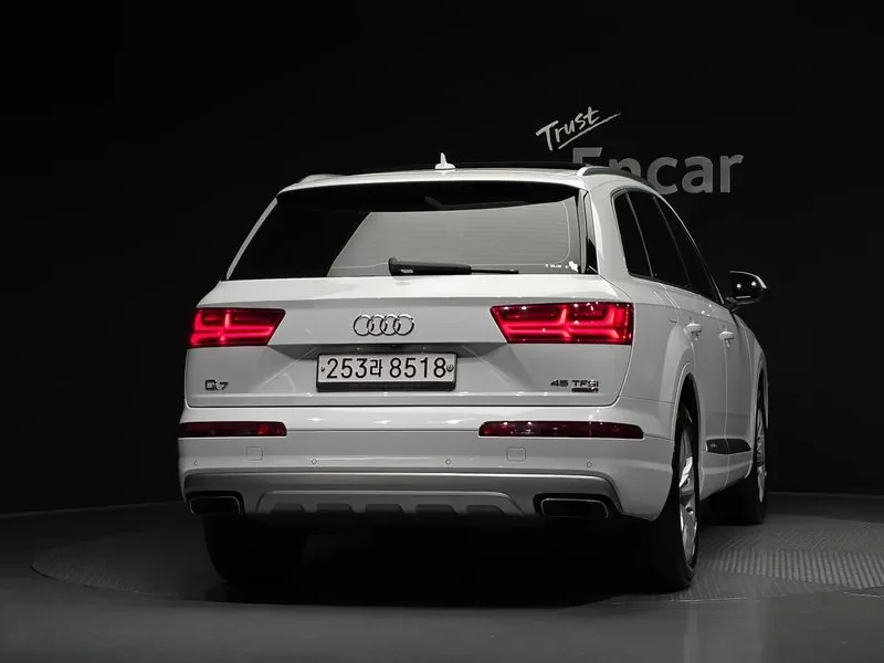 Audi Q7 45 TFSI Quattro , снимка 4 - Автомобили и джипове - 55834828
