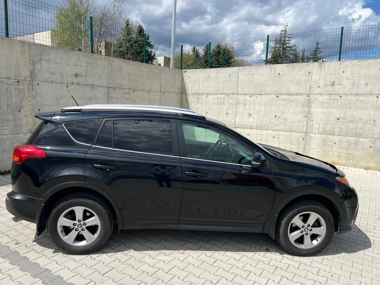 Toyota Rav4 2.5L XLE AWD - изображение 8