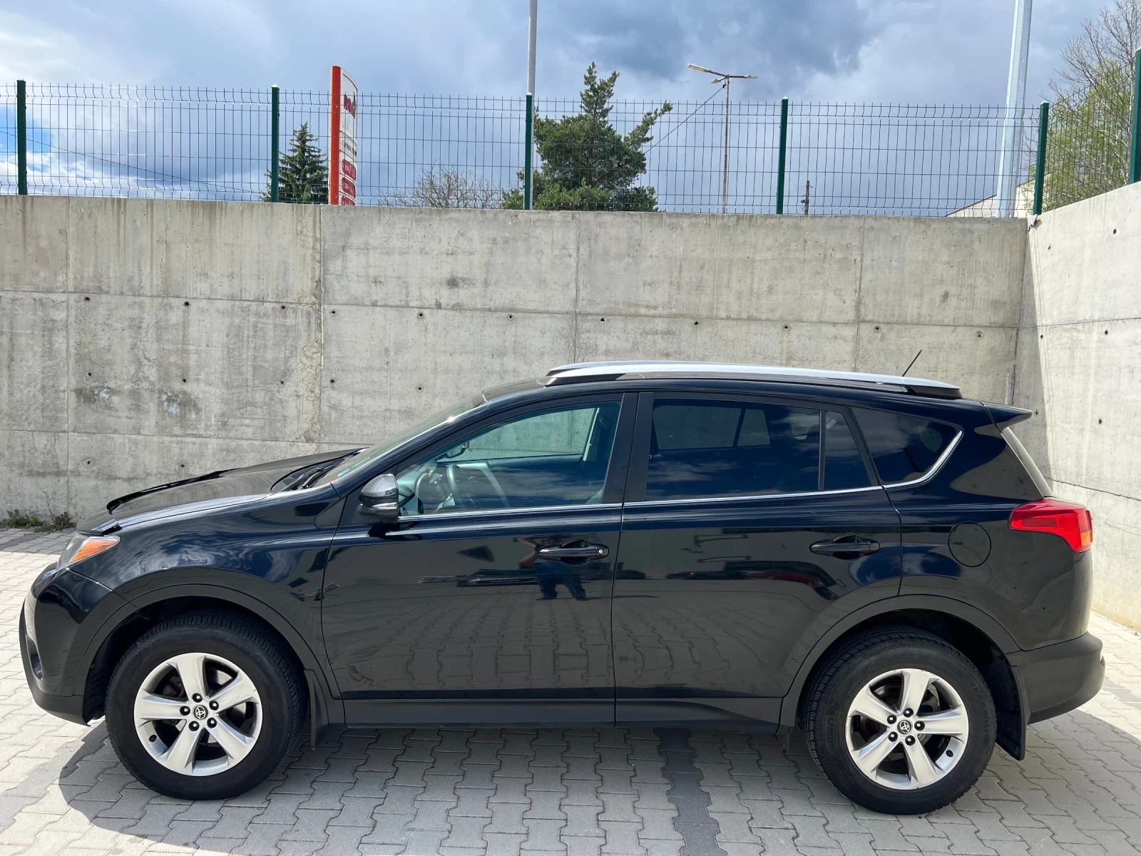 Toyota Rav4 2.5L XLE AWD - изображение 6