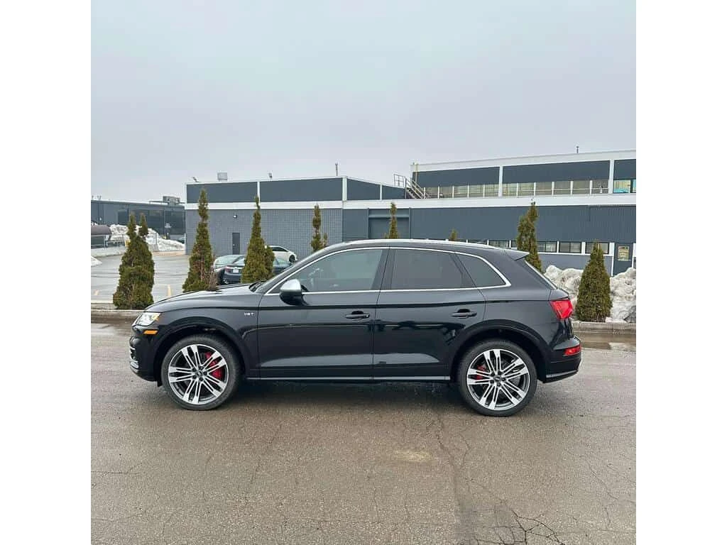 Audi SQ5 TFSI Quattro Technik tiptronic  CARFAX, снимка 2 - Автомобили и джипове - 54149837