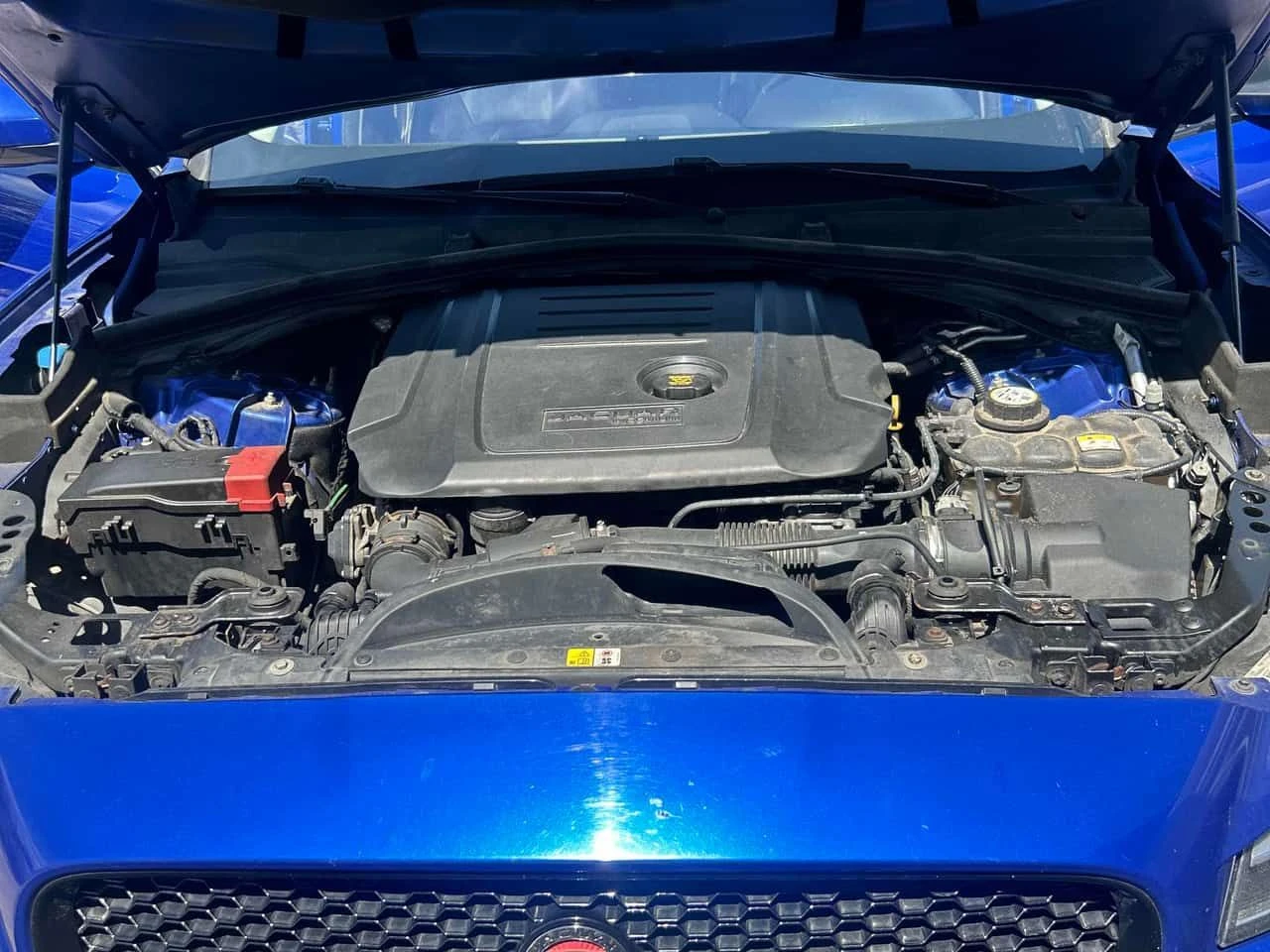 Jaguar F-PACE * R Sport * ПОДГРЕВИ * ПАНО * KEYLESS * CARFAX, снимка 11 - Автомобили и джипове - 54641320