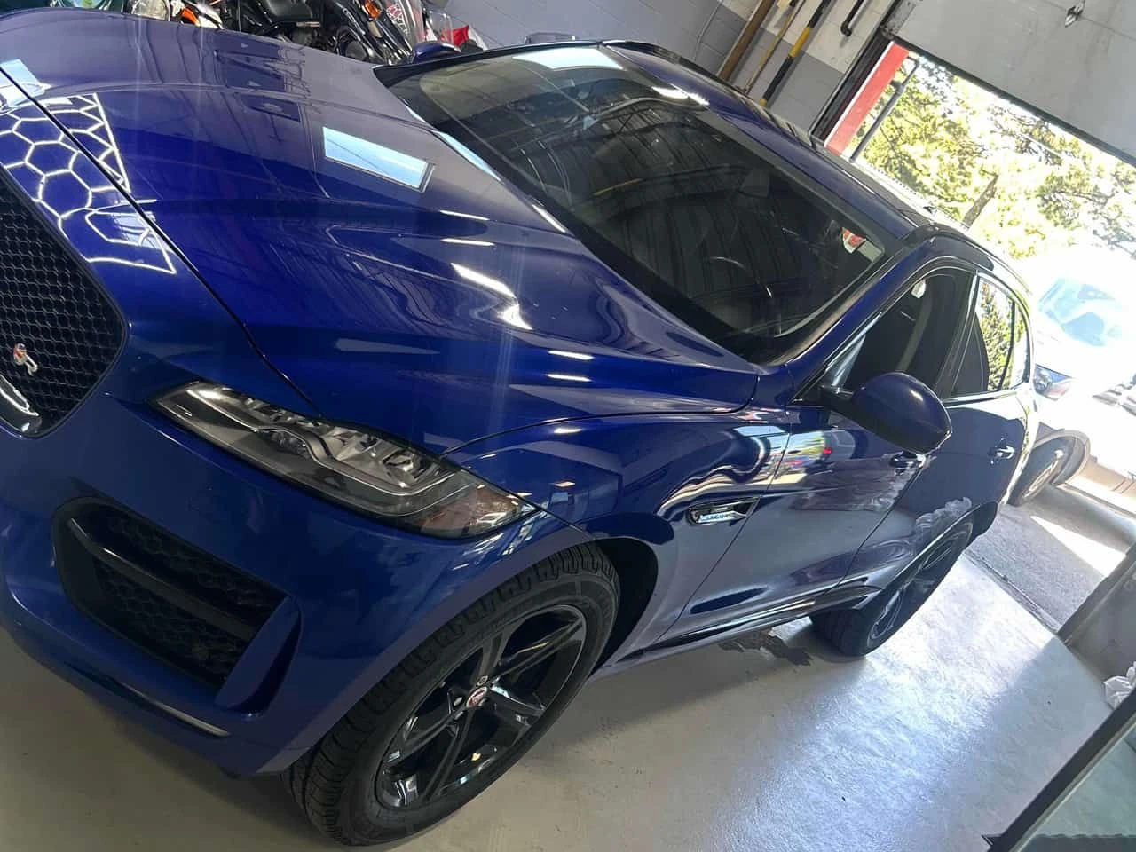 Jaguar F-PACE * R Sport * ПОДГРЕВИ * ПАНО * KEYLESS * CARFAX