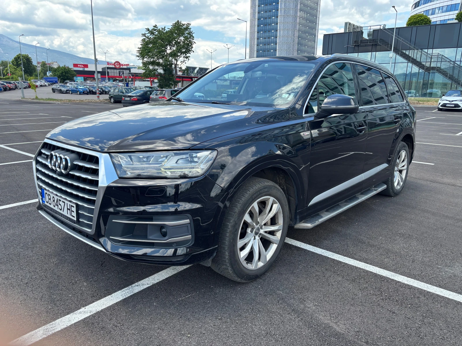 Audi Q7 3.0TDI Лизинг през Уникредит по 320 евро, снимка 4 - Автомобили и джипове - 54957131