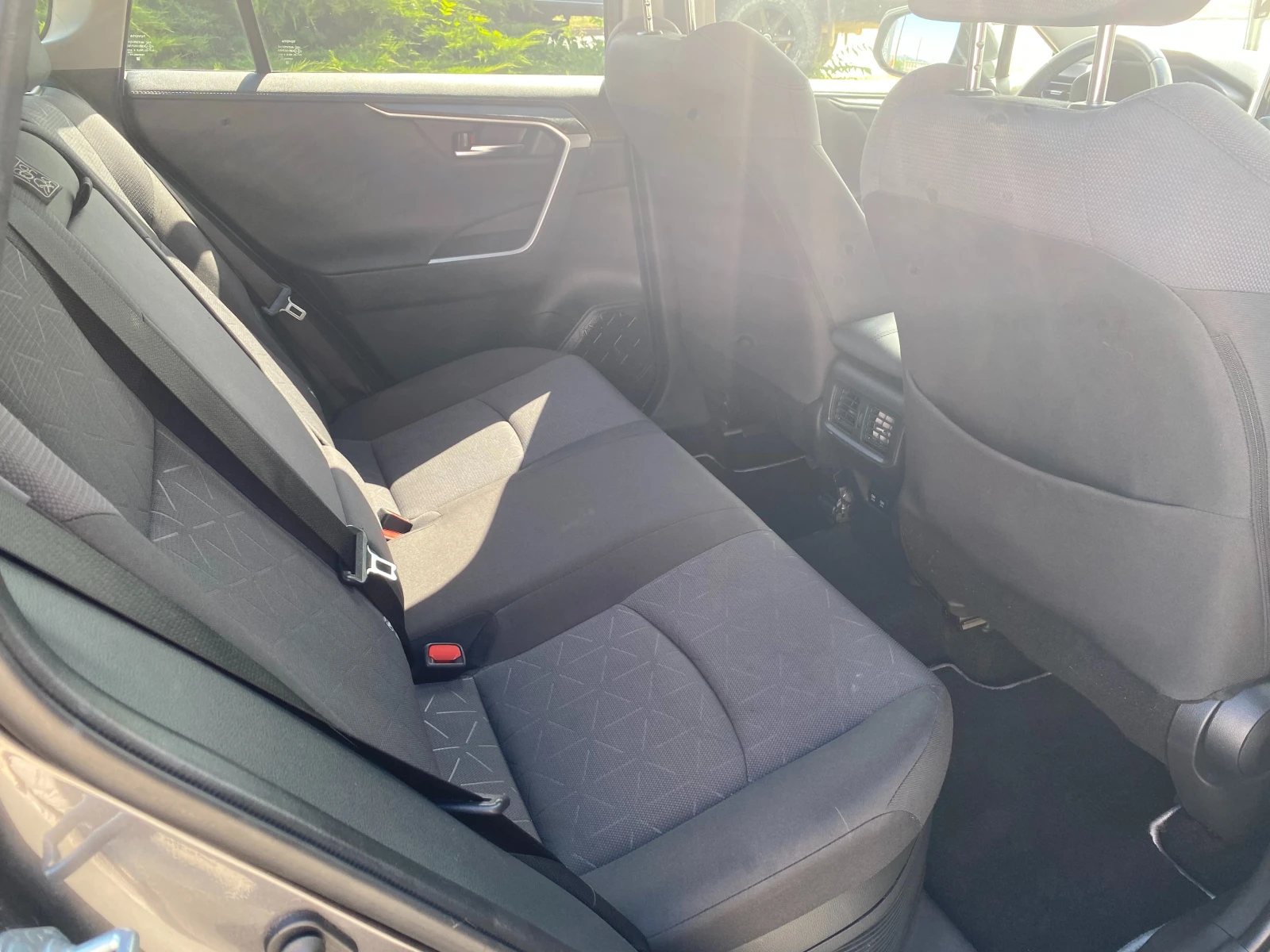 Toyota Rav4 2.5 HEV Executive 4х4, снимка 14 - Автомобили и джипове - 55258693