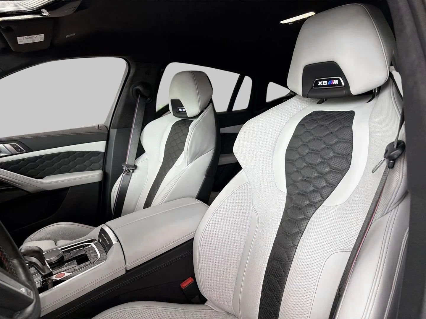 BMW X6 M Competition/INDIVIDUAL/360/HUD/LED/MDrivers Pack, снимка 8 - Автомобили и джипове - 56022407