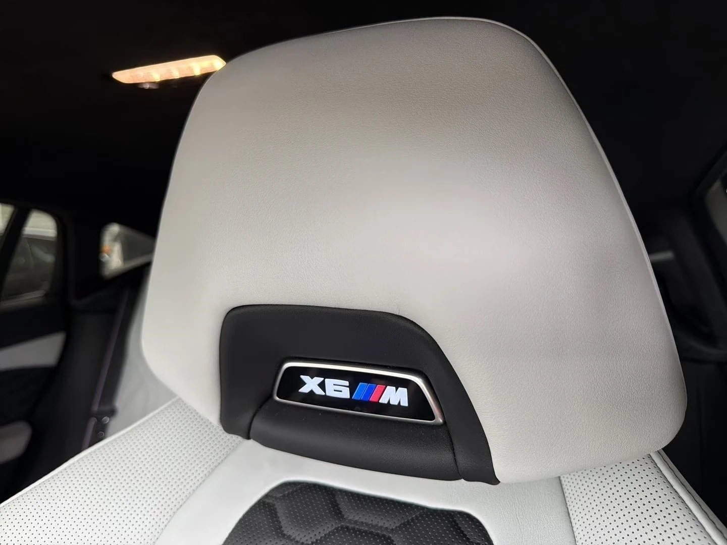 BMW X6 M Competition/INDIVIDUAL/360/HUD/LED/MDrivers Pack, снимка 9 - Автомобили и джипове - 56022407