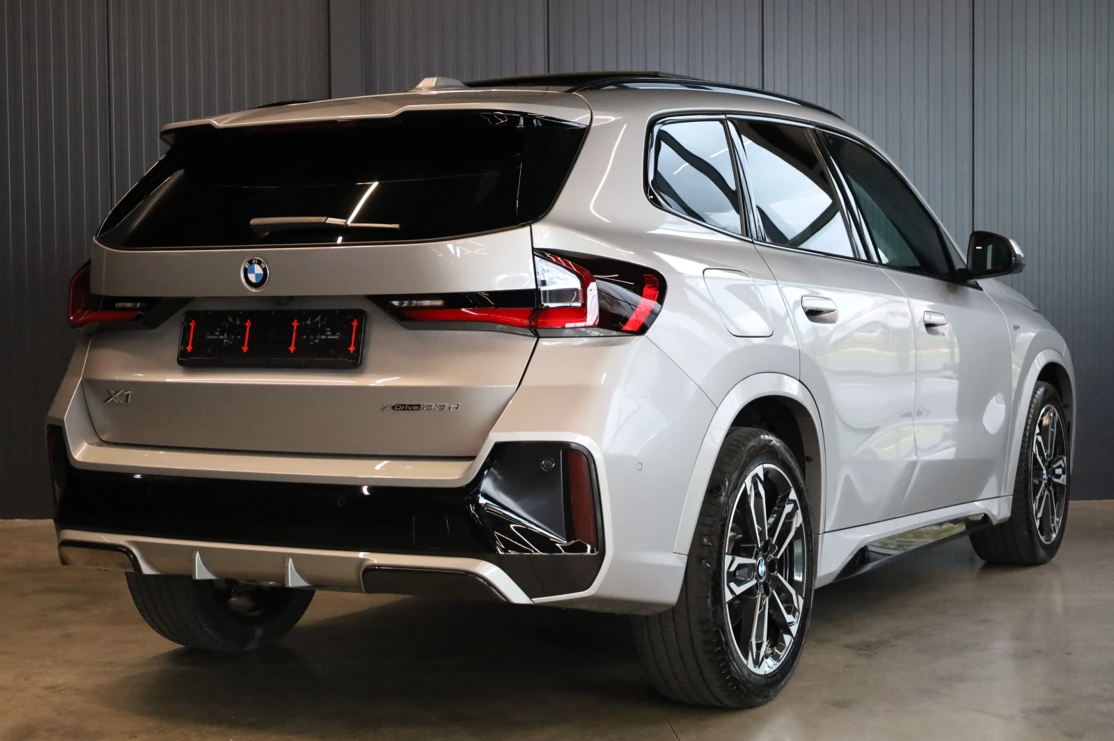 BMW X1 M SPORT* XDRIVE* LED LIGHTS* PANO* HARMAN/KARDON* , снимка 9 - Автомобили и джипове - 56269610