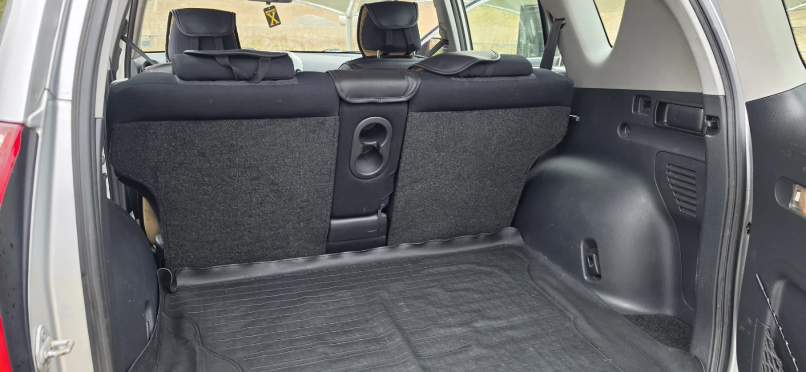 Toyota Rav4 2.2, снимка 6 - Автомобили и джипове - 56547908