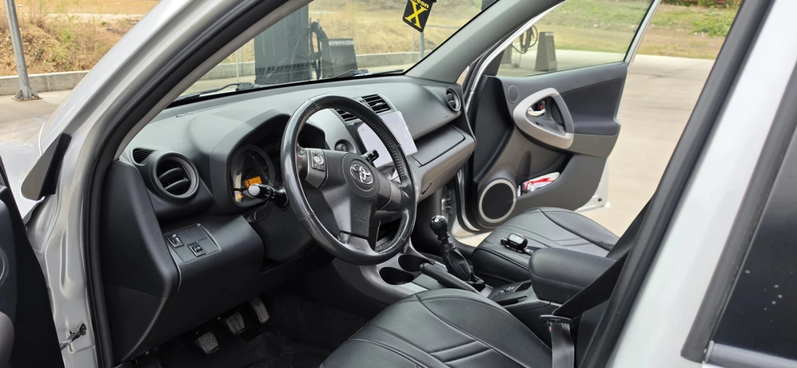 Toyota Rav4 2.2, снимка 8 - Автомобили и джипове - 56547908