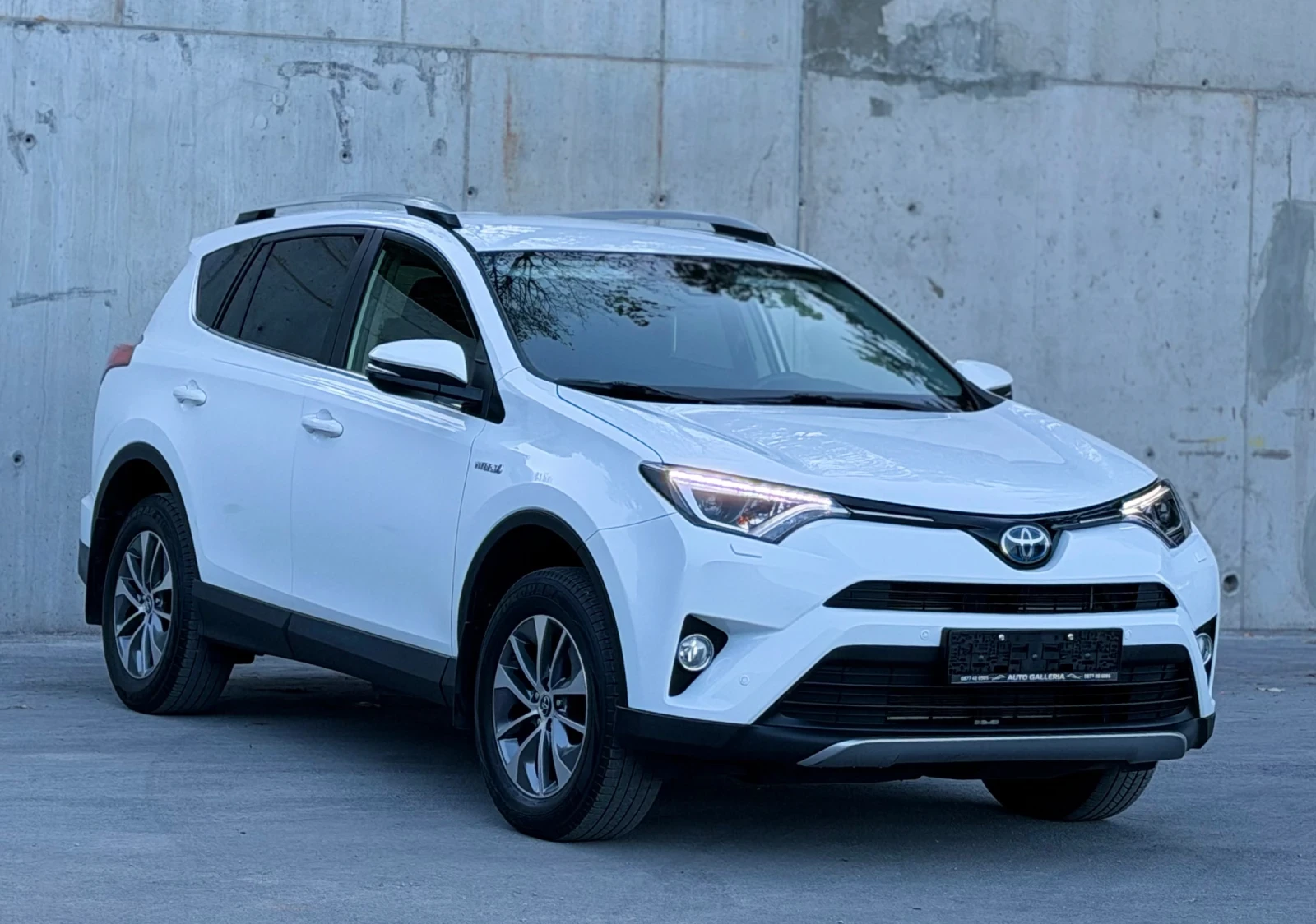 Toyota Rav4 2.5Hybrid * HSE* AWD Автоматик Камера