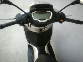 Piaggio Beverly 300 ie HPE, ABS/ASR, на 4415км, ЛИЗИНГ , снимка 13