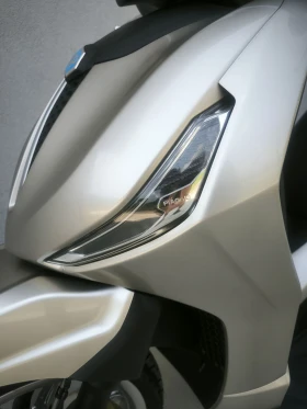 Piaggio Beverly 300 ie HPE, ABS/ASR, на 4415км, ЛИЗИНГ , снимка 11