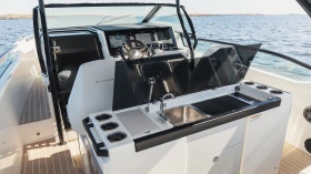 Моторна яхта Saxdor 320 GTO SMART EDITION, снимка 4 - Воден транспорт - 53198184