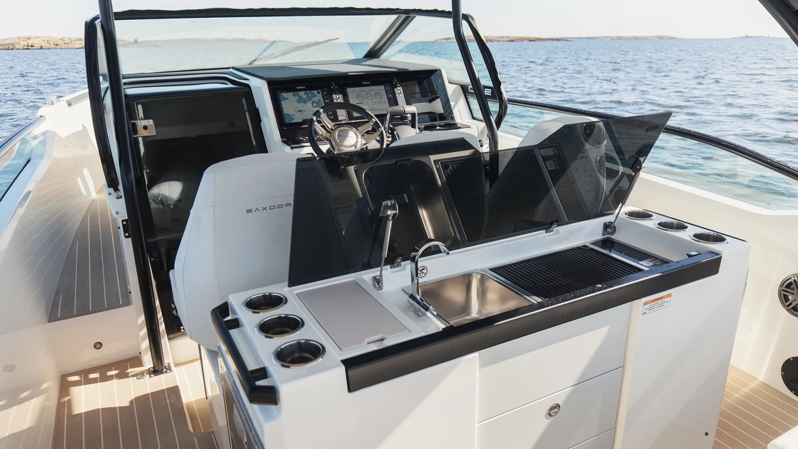 Моторна яхта Saxdor 320 GTO SMART EDITION - изображение 4