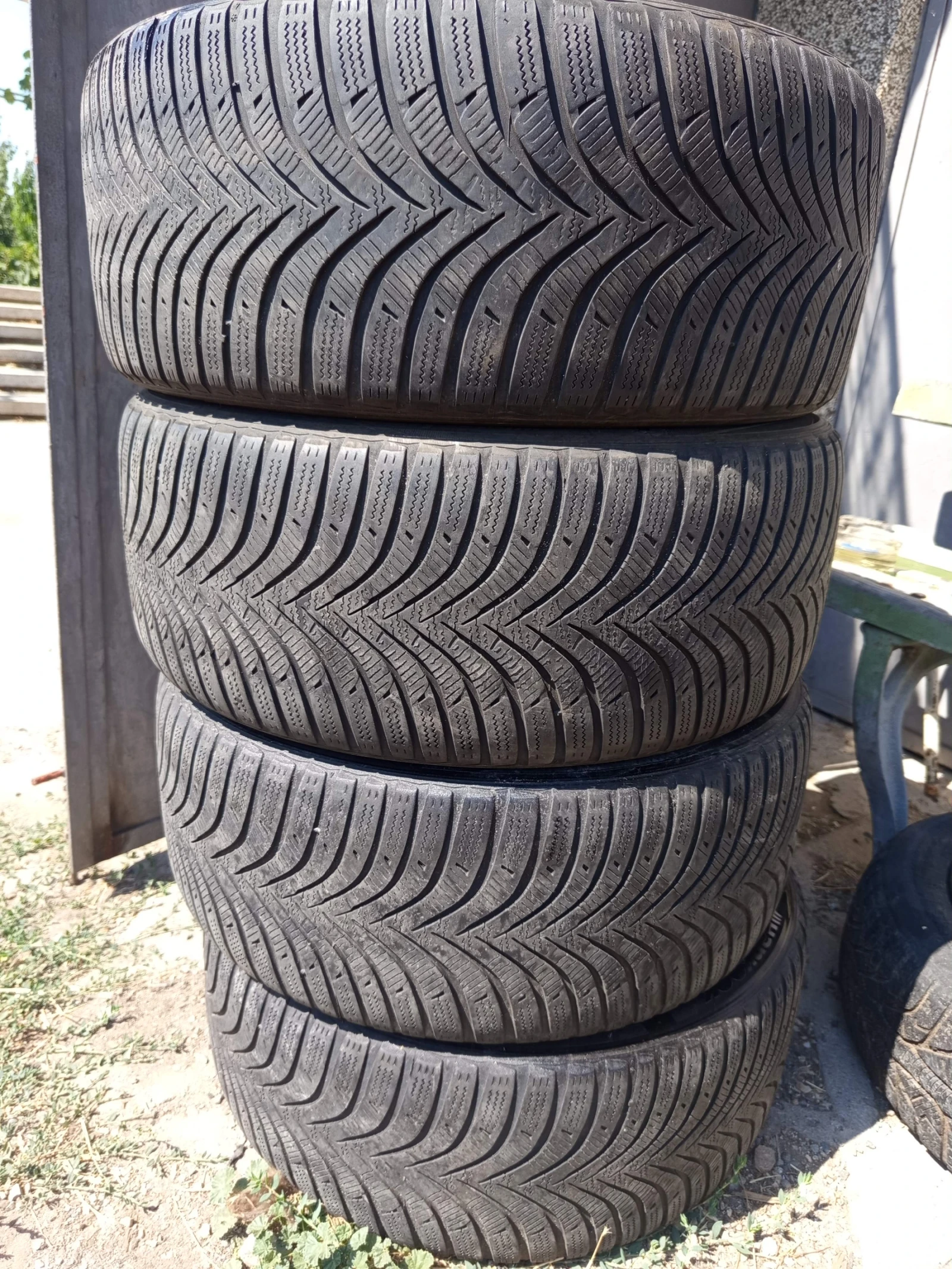 Гуми Зимни 225/45R17